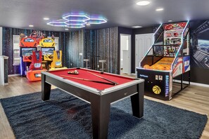Games room - 9BR Villa • Star Wars Arcade & Theater • Pool/Spa (Kissimmee)