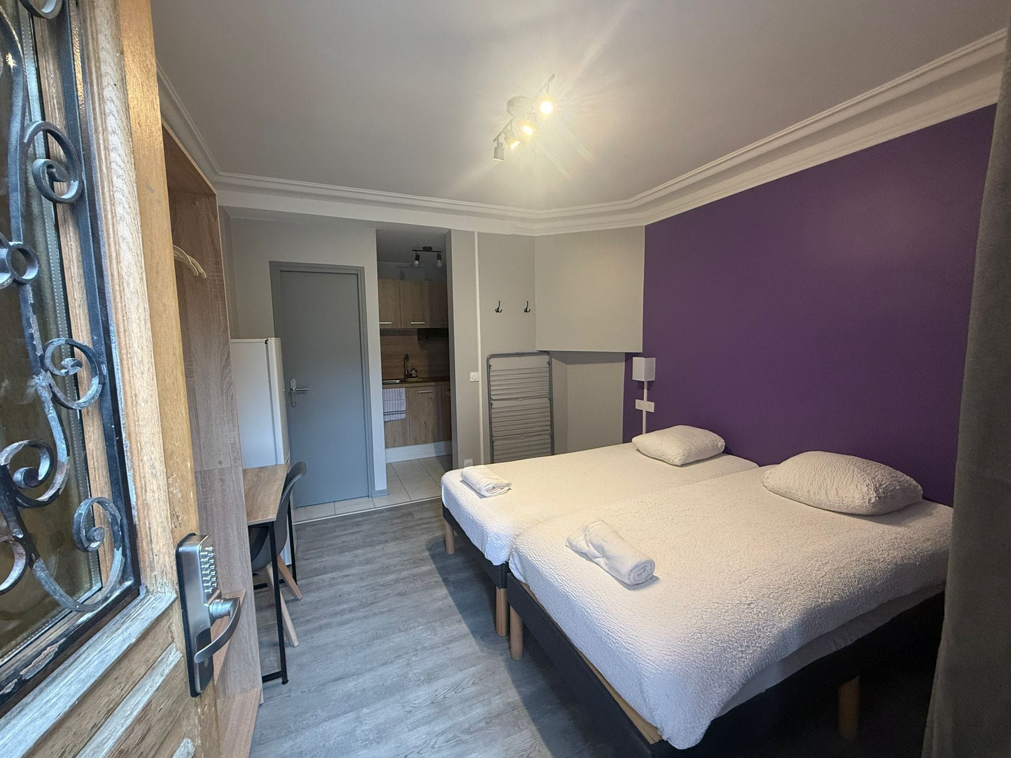 Classic Studio | Interior entrance