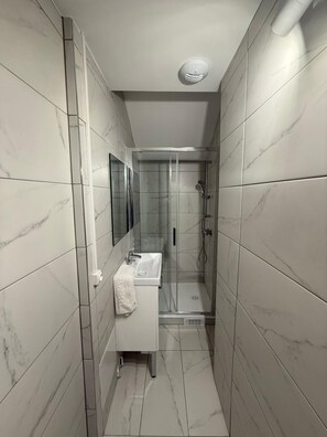 Classic-Zweibettzimmer | Badezimmer