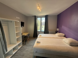 Laptop workspace, free cribs/infant beds, free WiFi, bed sheets - Résidence Draco Paris Orly Aéroport (Athis-Mons)