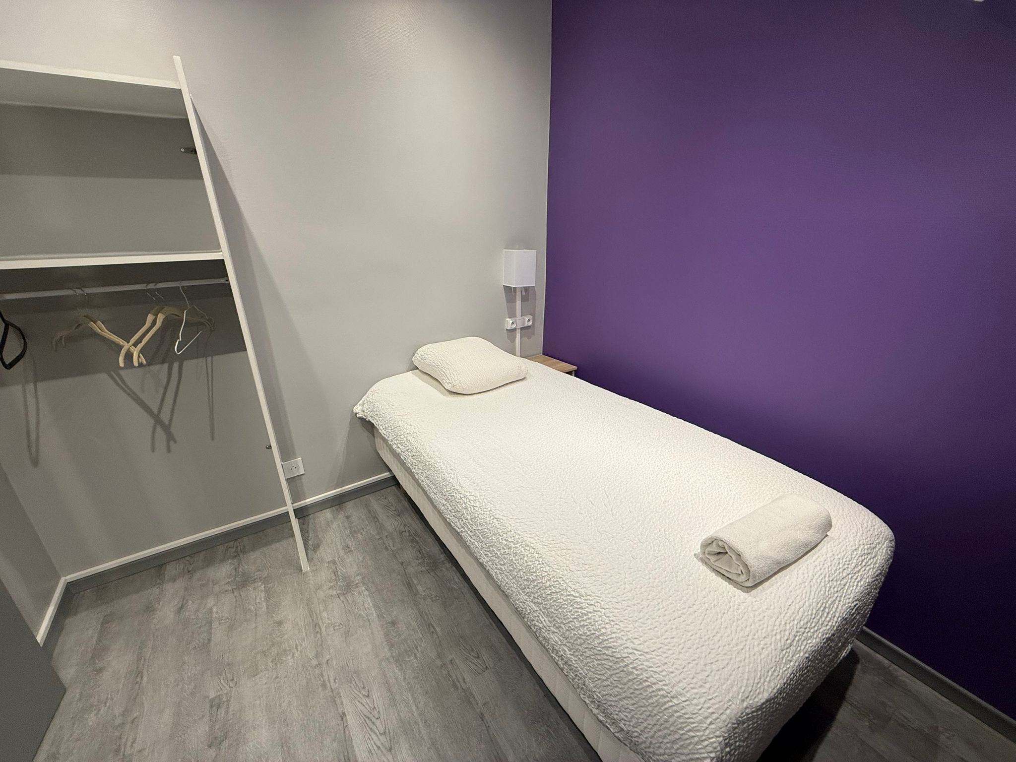 Classic Single Room, Non Smoking | Laptop workspace, free cribs/infant beds, free WiFi, bed sheets