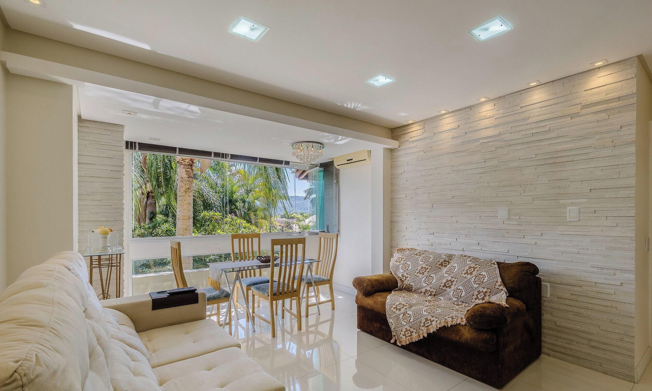 Basic Apartment | Living area