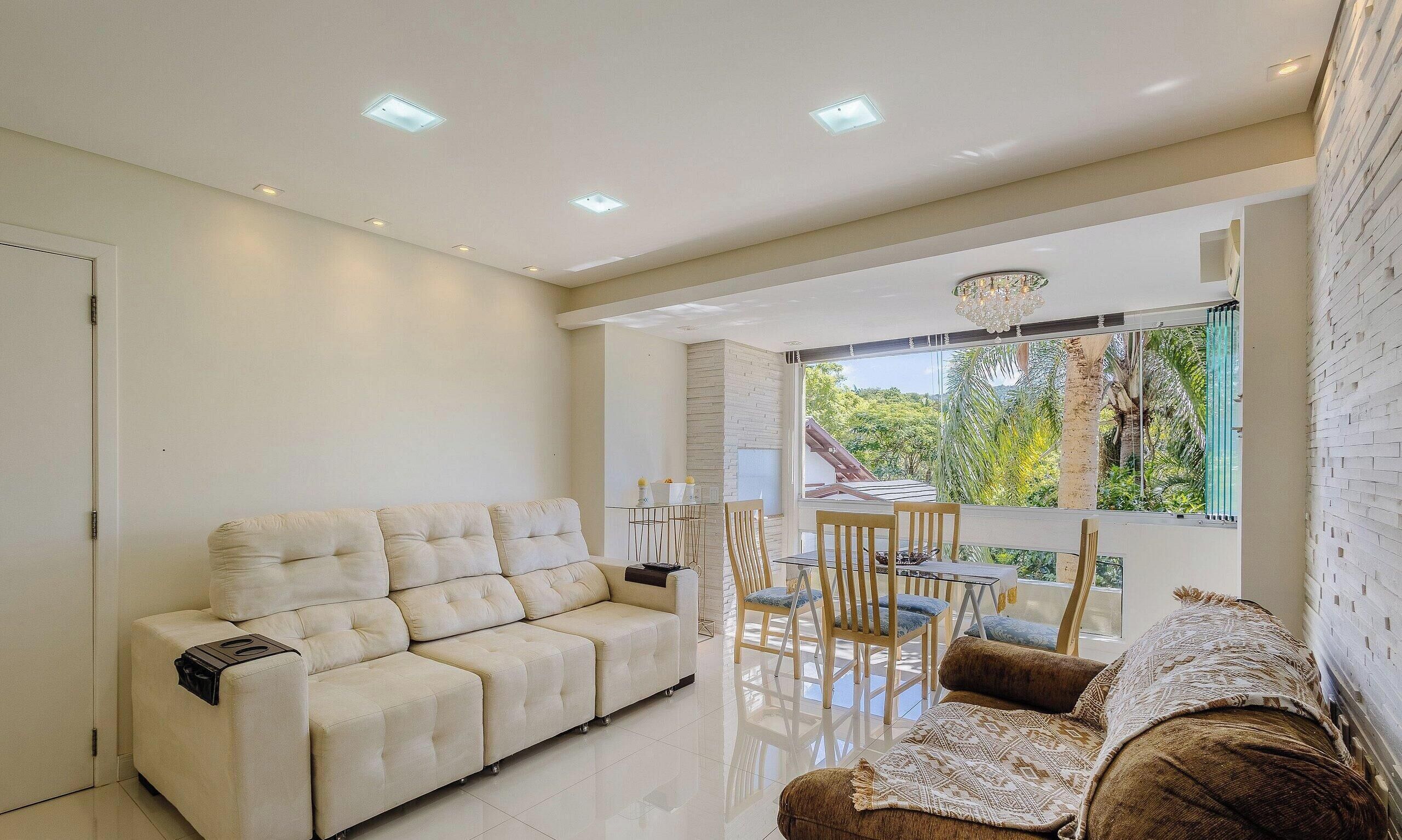 Basic Apartment | Living area