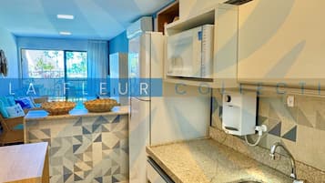 Premium-Apartment, Mehrere Betten, Meerblick | Eigene Küche