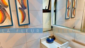 Premium Apartment, Multiple Beds, Private Pool | Bathroom | Shower, free toiletries, towels, soap