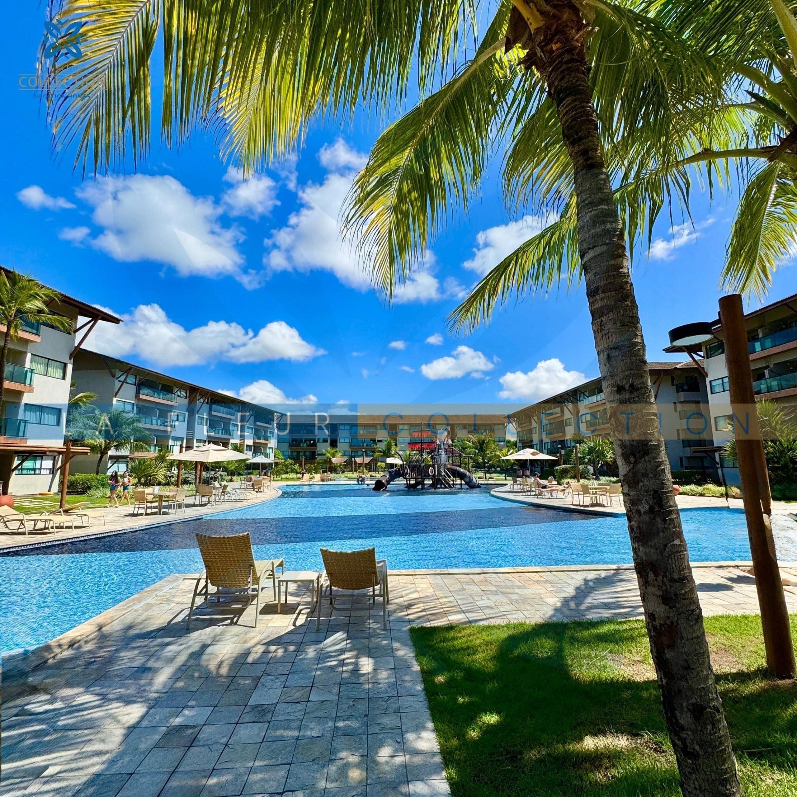 7 outdoor pools, open 9:00 AM to 7:00 PM, sun loungers