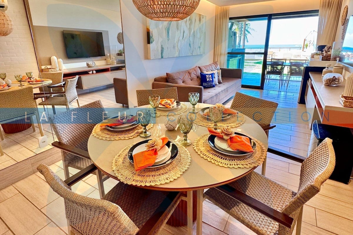 Deluxe Apartment, Multiple Beds, Private Pool, Sea View | Dining room