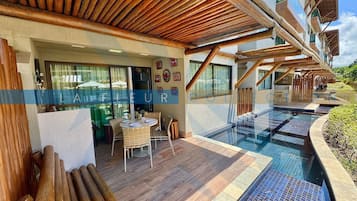 Luxury Apartment | Outdoor dining