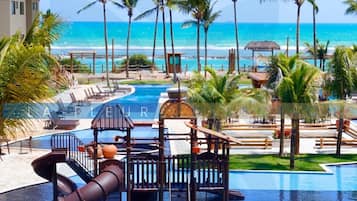 7 piscines extérieures, chaises longues, maßtres-nageurs sur place