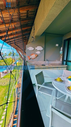 Outdoor dining - La Fleur Collection Vacation Homes (Ipojuca)