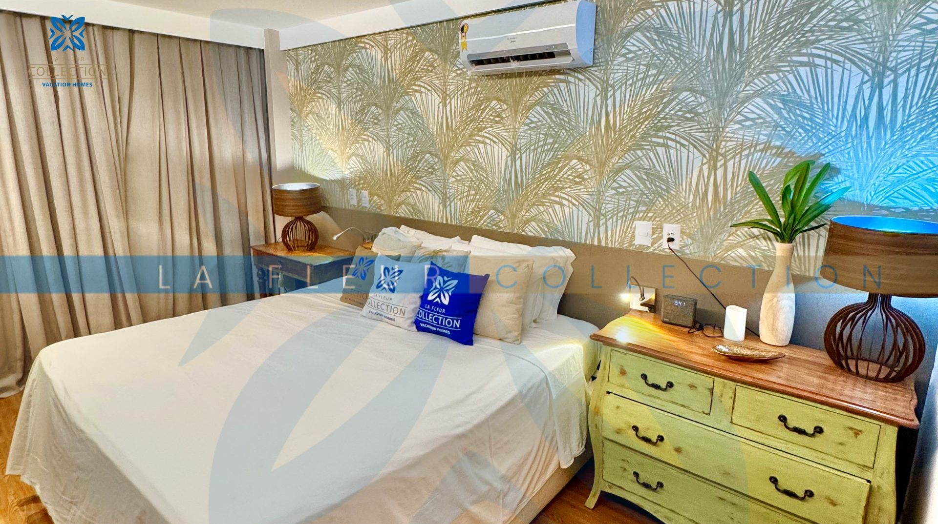 Deluxe Apartment, Multiple Beds, Sea View | Desk, laptop workspace, blackout drapes, soundproofing