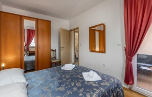3 bedrooms, iron/ironing board, free WiFi