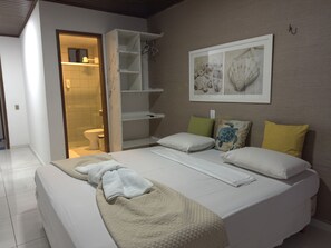 Habitación doble superior, vistas parciales al mar | Wifi gratis