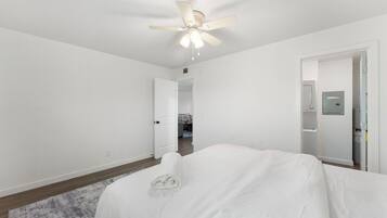 2 bedrooms, iron/ironing board, WiFi, bed sheets