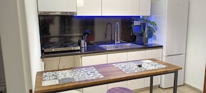 Private kitchen - Marousi Accommodation (Marousi)