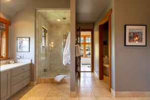 Hair dryer, towels, soap, shampoo - Telluride Modern Estate | Panoramic Mountain Views (Telluride)