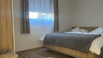 2 bedrooms, WiFi, bed sheets