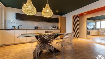 Fridge, microwave, oven, dishwasher