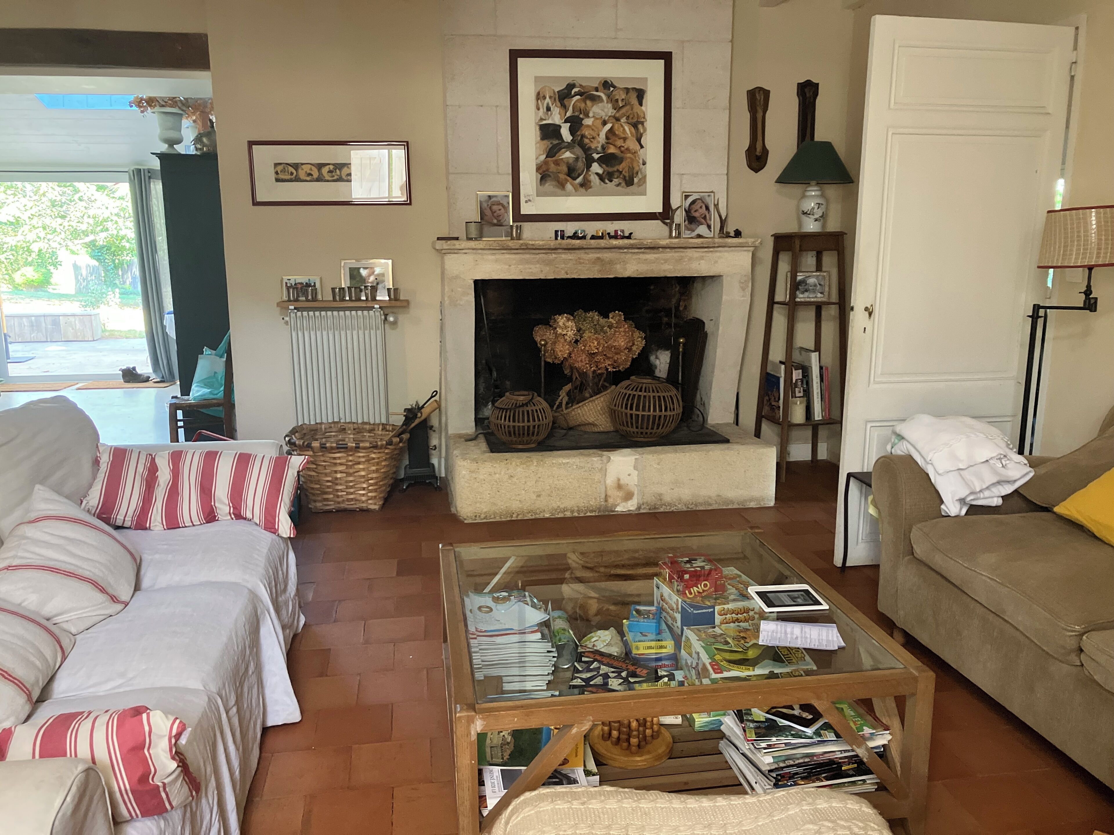 TV, DVD player, books, computer monitors