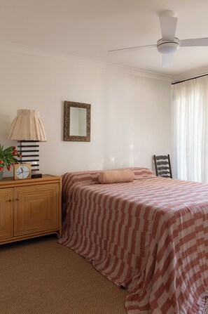 2 quartos, ferros/tábuas de passar roupa, Wi-Fi, roupa de cama