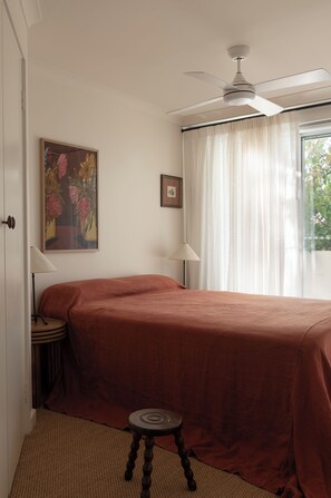 2 quartos, ferros/tábuas de passar roupa, Wi-Fi, roupa de cama