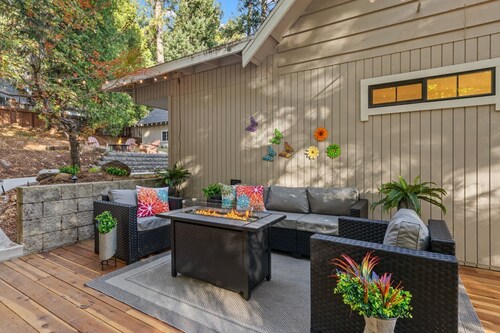Luxury Cabin -Hot Tub-Game Room -Apple Hills- Tahoe