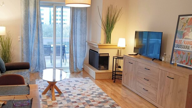 Books - Filoxenia House Marousi View & Parking (Marousi)