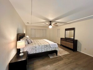 6 bedrooms, iron/ironing board, WiFi, bed sheets