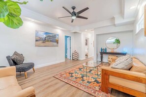 House, Multiple Beds, Patio, Garden View (Stylish 2-Bdr walking distance to Dwt) | Living area | 40-inch TV with digital channels