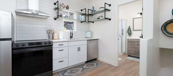 Modern 1-br Apartment Close to Downtown Vibes