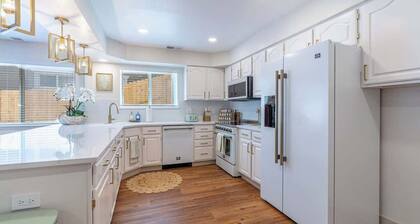 The Deco Retreat - UNR - Pet Friendly