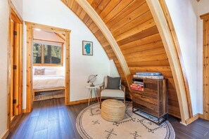 Cabana, várias camas, banheira de imersão, vista para a montanha (Canoe Cabin) | 4 quartos, roupa de cama