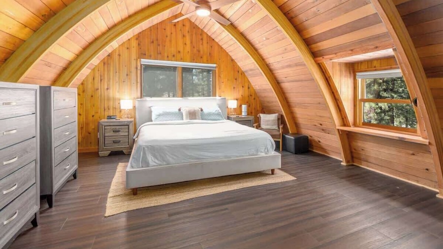 The Canoe Cabin