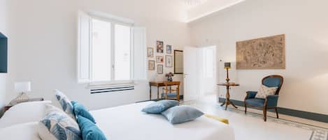 2 bedrooms, desk, free WiFi, bed sheets