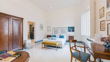 2 bedrooms, desk, free WiFi, bed sheets