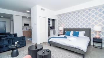 Deluxe Single Room, City View | Iron/ironing board, free WiFi