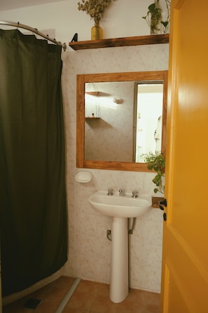 Comfort Quadruple Room, Patio, City View | Bathroom