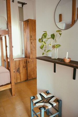 Comfort Shared Dormitory, Mixed Dorm, Patio, City View | Free WiFi