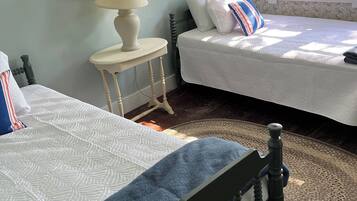 5 bedrooms, bed sheets