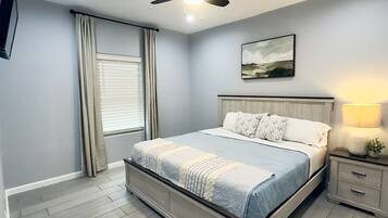 3 slaapkamers, een strijkplank/strijkijzer, wifi, beddengoed