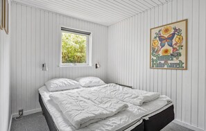 3 bedrooms, free WiFi - Gorgeous home in Hejls with sauna (Hejls)