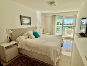 3 chambres, fer et planche à repasser, Wi-Fi, draps fournis