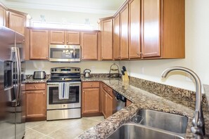 Mikrowelle, Ofen, Herdplatte, Geschirrspüler