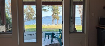 Whiskey Point Water Front Homestay