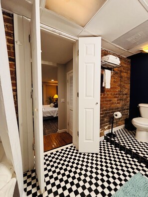 1 Schlafzimmer, Schreibtisch, Bügeleisen/Bügelbrett, Reisekinderbett