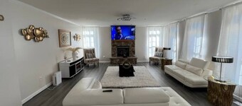 Spacious and Cozy 8 Bedrooms house w/ Gym near D.C