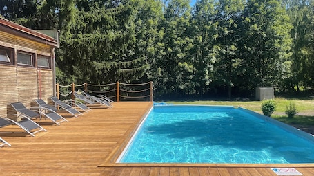 Outdoor pool. Easy Stay Bed, Sauna & Breakfast Carlsbad near Karlovy Vary