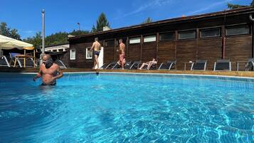 室外泳池、暖水池
