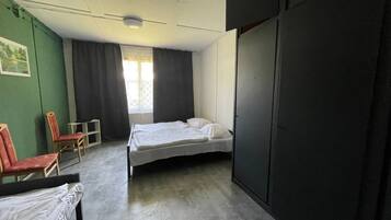 14 slaapkamers, een bureau, gratis wifi, rolstoeltoegang