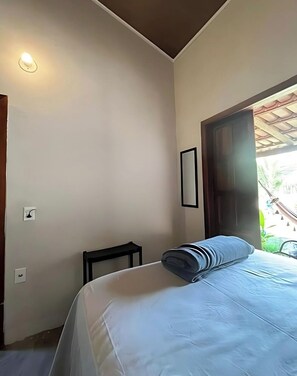 Estúdio standard, vista para o jardim | Wi-Fi de cortesia, roupa de cama